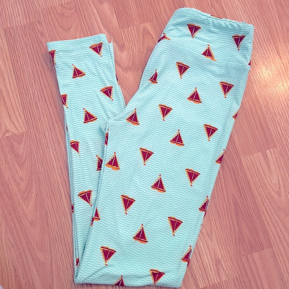 LULAROE One Size Leggings Never Worn